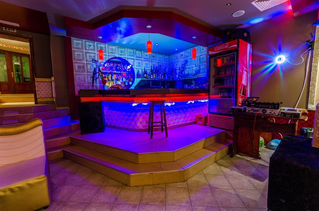 Hotel Cosmos アセノヴグラト エクステリア 写真